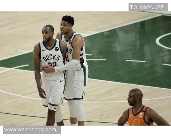 米德尔顿看到字母在篮下一亮眼 以制造对手进攻犯规为核心战术思路